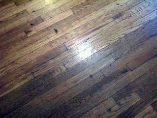 Donkere houten vloer